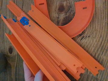 12 banen hot wheels  beschikbaar voor biedingen