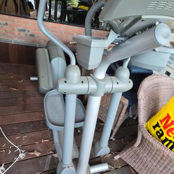 Life Fitness Crosstrainer - Goede conditie! beschikbaar voor biedingen