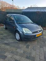 Ford Fiësta 1.3 8V 3DR 2004 Grijs, Auto's, Ford, 1299 cc, Stof, 40 €/maand, 4 cilinders