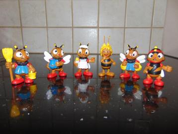 Oude Maya de bij poppetjes beschikbaar voor biedingen