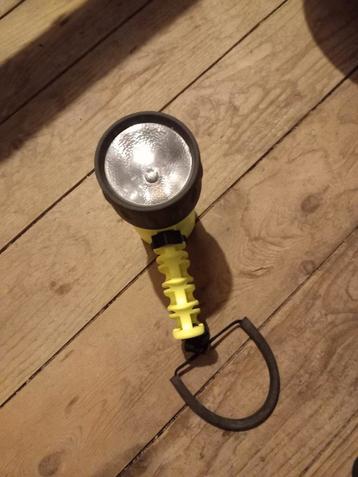 Duiklamp. Heeft netjes droog gelegen.    beschikbaar voor biedingen