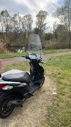 Piaggo fly 50 cc 4t, Fietsen en Brommers, Scooters | Piaggio, Ophalen, Zo goed als nieuw, Benzine, Fly