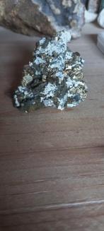 Kwarts met pyriet, Verzamelen, Mineralen en Fossielen, Ophalen of Verzenden, Mineraal