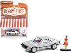 1979 Ford Mustang Coupe Ghia van Greenlight 1/64 + women in, Ophalen of Verzenden, Nieuw, Auto