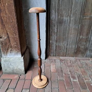 Oude brocante houten hoedenstandaard hoogte 67cm *Etage3* beschikbaar voor biedingen