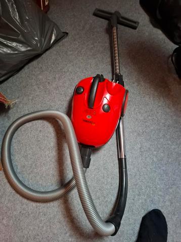 Bestron Stofzuiger - Rood beschikbaar voor biedingen