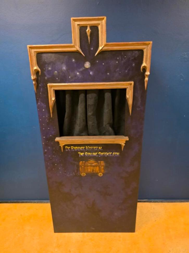 Mooie, grote poppenkast - 190cm hoog, Hobby en Vrije tijd, Feestartikelen, Gebruikt, Feestartikel, Overige, Ophalen