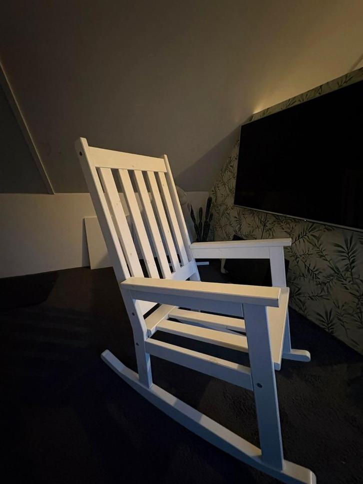 Witte Schommelstoel - Relax en Geniet!, Huis en Inrichting, Stoelen, Gebruikt, Eén, Hout, Wit, Ophalen
