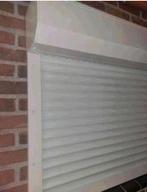 Nieuwe rolluik in de kleur Ral 9001. Compleet met bandbedien, Minder dan 100 cm, Crème of Beige, Nieuw, Ophalen of Verzenden