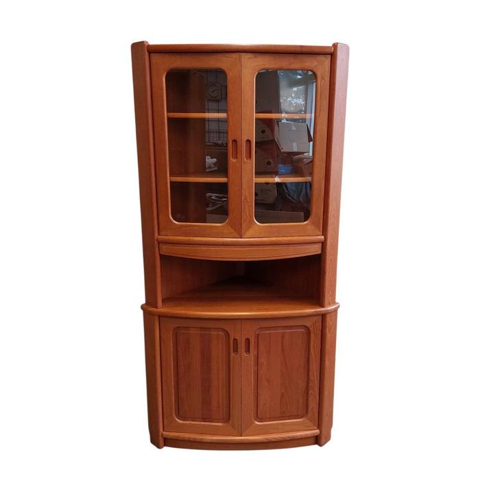 Vintage deense hoekkast, hoek vitrine met verlichting, Huis en Inrichting, Kasten | Buffetkasten, Gebruikt, 150 tot 200 cm, 50 tot 100 cm
