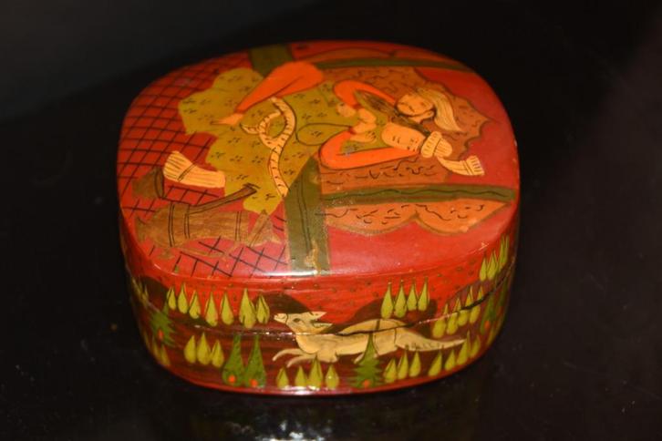 Brocante papier maché lakdoos doos uit India, Antiek en Kunst, Kunst | Niet-Westerse kunst, Ophalen of Verzenden