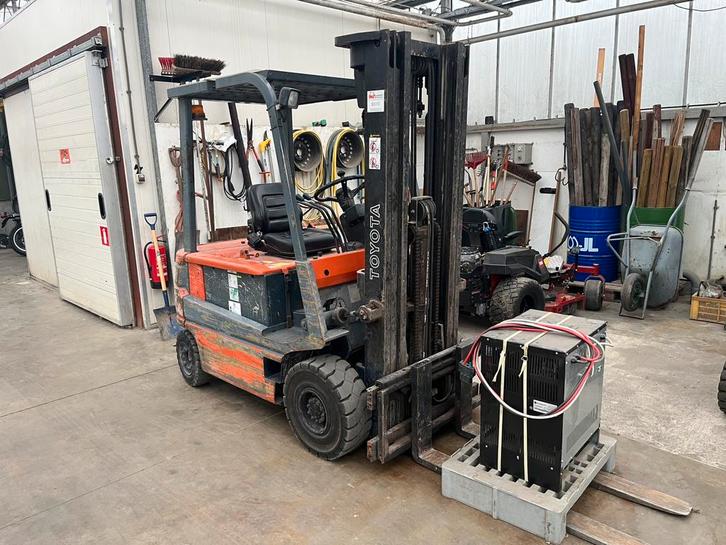 Toyota FBM25 heftruck, Zakelijke goederen, Machines en Bouw | Heftrucks en Intern transport, Heftruck, Elektrisch, 2000 tot 3000 kg