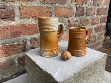 2 antieke steengoed pinten ,drinkbekers ,Raeren, bodemvondst beschikbaar voor biedingen