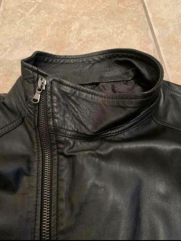 Lederen jas beschikbaar voor biedingen