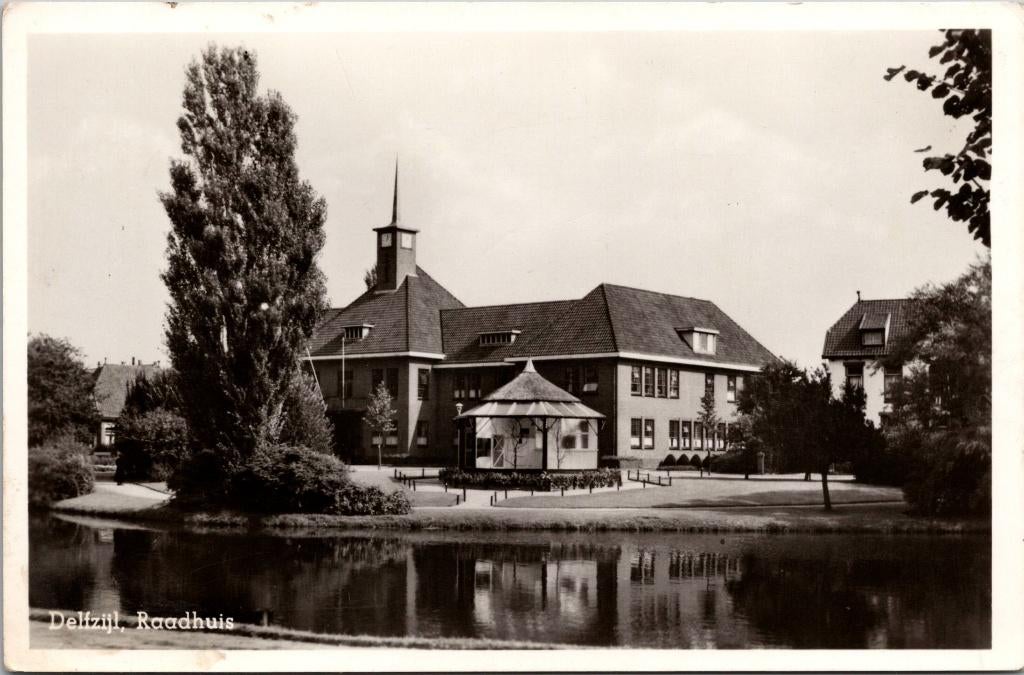 Delfzijl - Raadhuis (1951), Verzenden, 1940 tot 1960, Gelopen, Groningen