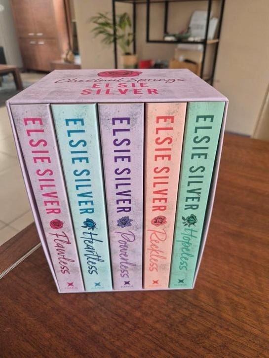 Elsie Silver The Chestnut Spring box - 5 boeken Engelstalig, Tickets en Kaartjes, Overige Tickets en Kaartjes, Eén persoon