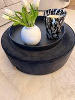 Zwart velours poef met dienblad als salontafel merk Wood, 50 tot 100 cm, Rond, Ophalen of Verzenden, Zo goed als nieuw