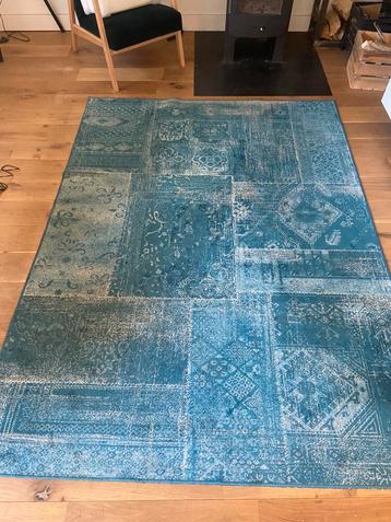 Vloerkleed beschikbaar voor biedingen