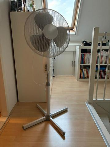 Ventilator staand 40cm met 3 standen beschikbaar voor biedingen