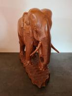 Houtgesnede olifant, hoogte 38cm, Antiek en Kunst, Kunst | Beelden en Houtsnijwerken, Ophalen of Verzenden