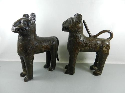 2 Benin bronzen luipaarden, Antiek en Kunst, Kunst | Niet-Westerse kunst, Ophalen of Verzenden