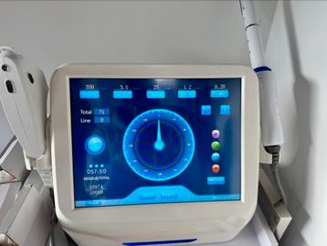 Nieuw 2 in 1 4D Hifu apparaat inc volle cartridges beschikbaar voor biedingen