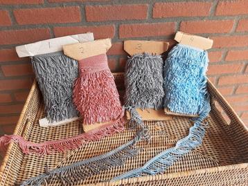 Vintage franjes linten in verschillende kleuren.  beschikbaar voor biedingen