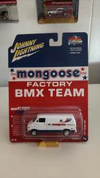 Johnny Lightning 1977 Dodge Van Factory BMX 1/64, Ophalen of Verzenden, Nieuw, Auto