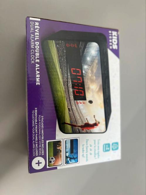 Bigben Interactive R16 – Soccer wekker kinderwekker voetbal, Telecommunicatie, Mobiele telefoons | Telefoon-opladers, Zo goed als nieuw