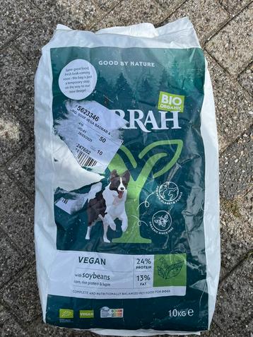 Yarrah vegan hondenvoer beschikbaar voor biedingen