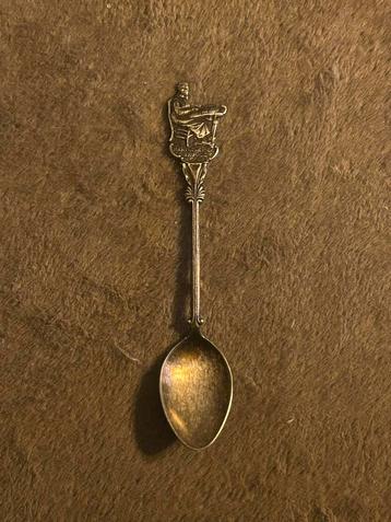 Zilveren souvenirlepel Kantwerkster Brugge beschikbaar voor biedingen