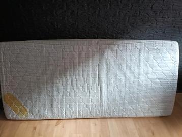 GRATI Gebruikt Matras - 90x200 beschikbaar voor biedingen