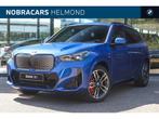 BMW iX1 eDrive20 High Executive M Sport / Panoramadak / Spor, Auto's, BMW, Stoelverwarming, Zwart, Blauw, Elektrisch