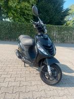 Piaggio zip brom, Fietsen en Brommers, Scooters | Piaggio, Ophalen, Maximaal 45 km/u, Zip, Zo goed als nieuw