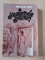 DRAAIENDE DOARREN door Date van der Werff friestalig, Ophalen of Verzenden, Gelezen, Nederland