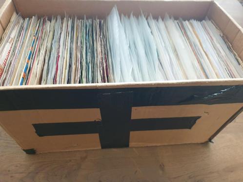 VINYL SINGLES  DOOS MET 182 STUKS, Cd's en Dvd's, Vinyl | Overige Vinyl, Zo goed als nieuw, Overige formaten, Ophalen of Verzenden