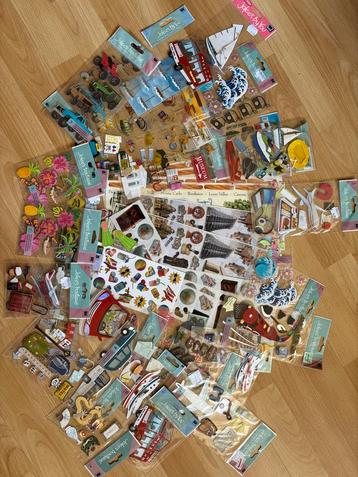 Stickers en Embellishments “reizen” beschikbaar voor biedingen