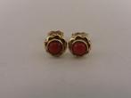 Gouden oorknopjes met bloedkoraal                       G100, Gebruikt, ., Ophalen of Verzenden, .