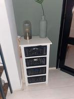 Houten kastje roomwit met zwarte rieten lades., Ophalen, Gebruikt, Hout, Minder dan 50 cm