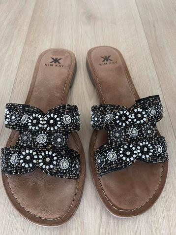 KIM KAY slippers met kralen | zwart / wit beschikbaar voor biedingen