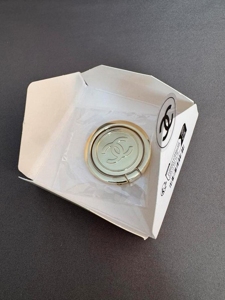 Chanel telefoonring telefoonhouder cc ring grip, Telecommunicatie, Mobiele telefoons | Toebehoren en Onderdelen, Zo goed als nieuw