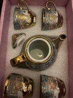 Theepot met 4 kleine kopjes, Ophalen of Verzenden, Nieuw, Overige stijlen