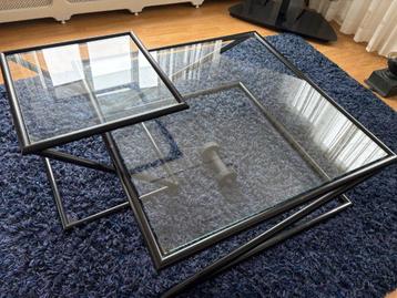 salontafel en bijzettafel zwarte buizen met glas beschikbaar voor biedingen