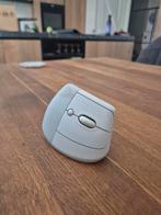 Ergonomische muis Logitech Lift for Mac, Computers en Software, Muizen, Rechtshandig, Muis, Gebruikt, Ergonomisch