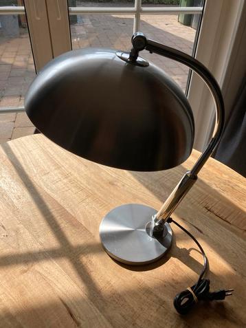 Prachtige Hala model144 lamp beschikbaar voor biedingen