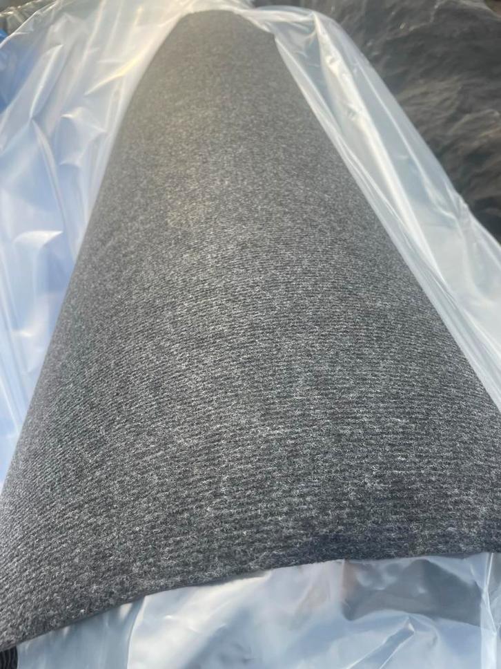 Nieuwe antraciete vloerbedekking, Huis en Inrichting, Stoffering | Vloerbedekking, Nieuw, Tapijt, minder dan 10 m², Ophalen of Verzenden