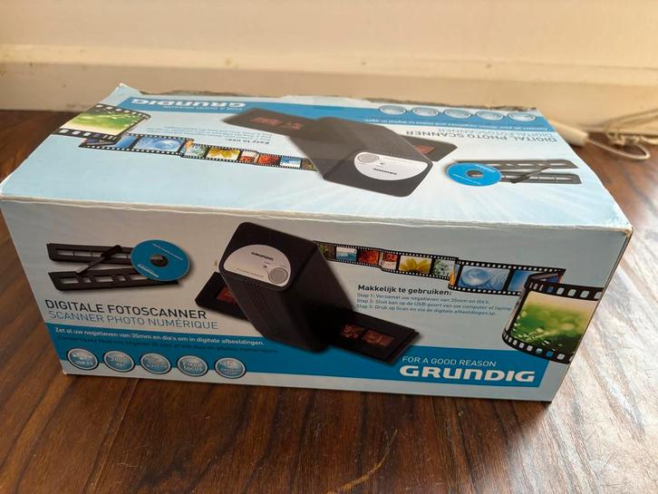 Grundig Diascanner - Digitaliseer je dia's!, Computers en Software, Scanners, Zo goed als nieuw, Diascanner, MacOS, Ophalen of Verzenden