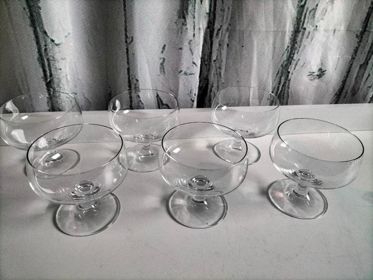 Vintage cocktail/dessert glazen op voet (6 stuks)., Huis en Inrichting, Keuken | Servies, Zo goed als nieuw, Glas of Glazen, Overige stijlen