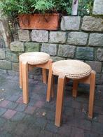 2 x  vintage Scandinavisch grenen kruk, mid century, Ophalen of Verzenden, Zo goed als nieuw, Hout