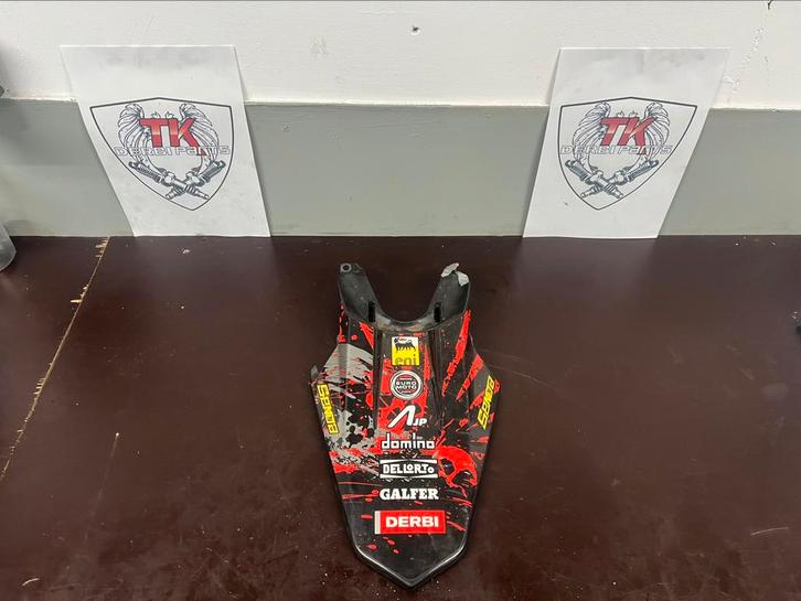 Derbi drd pro kont/achterkapjes 3x (beschadigd), Fietsen en Brommers, Brommeronderdelen | Algemeen, Gebruikt, Kap, Ophalen of Verzenden